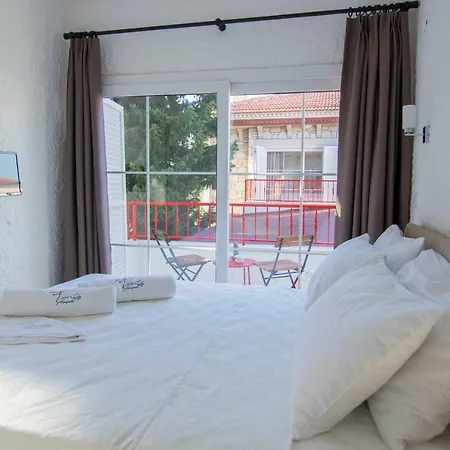 Le Vent Alacati Bed & Breakfast *